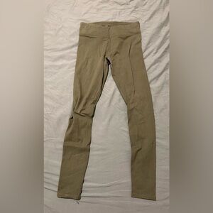 High quality workout leggings only worn ONCE!